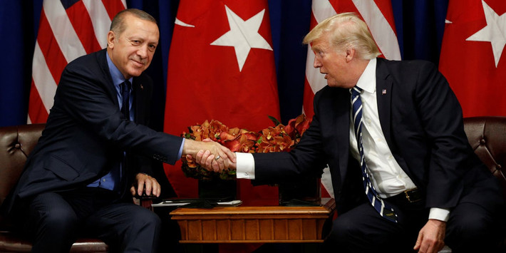 Người Mỹ đã rút đi và bỏ rơi người Kurd ở Syria, mặt dù bỏ rơi đồng đội, Mỹ vẫn không muốn lực lượng người Kurd bị xoá sổ nhất là trong khi Thổ Nhĩ Kỳ đang chứng tỏ quan điểm quyết tâm "quét sạch" người Kurd ra khỏi khu vực này. Nguồn ảnh: BI.