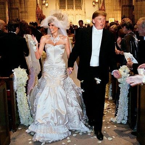 Đám cưới của Tổng thống Donald Trump và Đệ nhất phu nhân Melanie Trump được coi là hoành tráng, xa hoa bậc nhất. Đám cưới của họ được tổ chức vào ngày 22/1/2005 tại biệt thự riêng có tên Mar-a-Lago ở bãi biển Palm Beach, bang Florida, Mỹ.