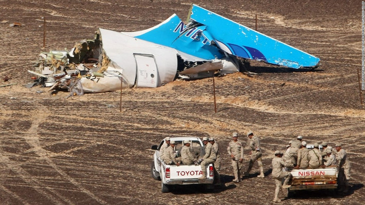 Ansar Bait al-Maqdis, chi nhánh của phiến quân IS tại bán đảo Sinai đã nhận trách nhiệm gây ra vụ tấn công. Mặc dù vậy, đến nay, 3 năm sau khi vụ việc xảy ra, Ai Cập vẫn cho rằng máy bay có thể đã rơi do lỗi kĩ thuật và chưa đưa ra kết luận cuối cùng. Ảnh: AP.