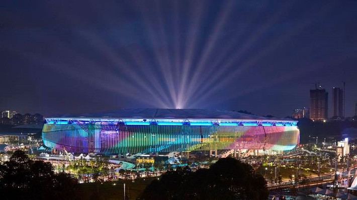 Bukit Jalil là sân vận động đa chức năng được khánh thành vào năm 1996, nằm trong khu liên hợp thể thao quốc gia của Malaysia tại phía nam thủ đô Kuala Lumpur. Tổng chi phí xây dựng, nâng cấp và sửa chữa đến nay vào khoảng 115 triệu đôla. Trong cuộc thi Đại hội sân vận động thế giới 2018 (WSC 2018), Bukit Jalil đã giành giải "Sân vận động đẹp nhất năm 2018". Ảnh: Getty Images.