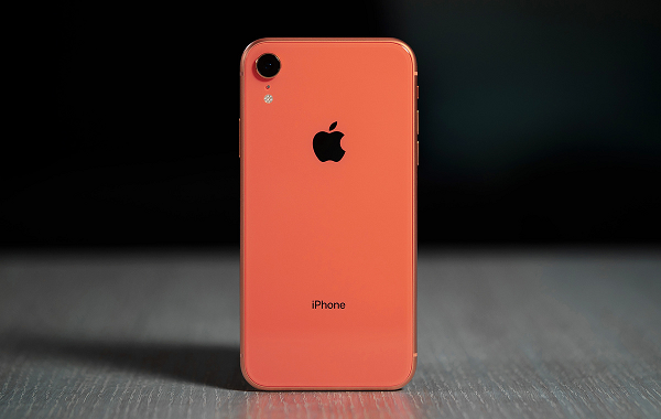 Apple đã tăng gấp đôi dung lượng bộ nhớ cho 2 máy, với phiên bản thấp nhất có bộ nhớ 128 GB, tiếp đến là 256 GB và 512 GB.