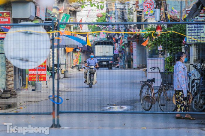 Người dân không di chuyển qua các chốt cứng này trong thời gian giãn cách xã hội.