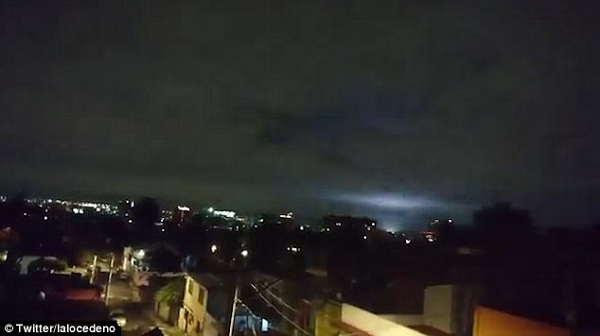 Những quả cầu ánh sáng lơ lửng trong không khí, hoặc những chớp sáng giống tia sét thông thường, chỉ khác là chúng xuất hiện từ trong lòng đất thay vì từ trên trời và có thể phóng lên độ cao 200m.