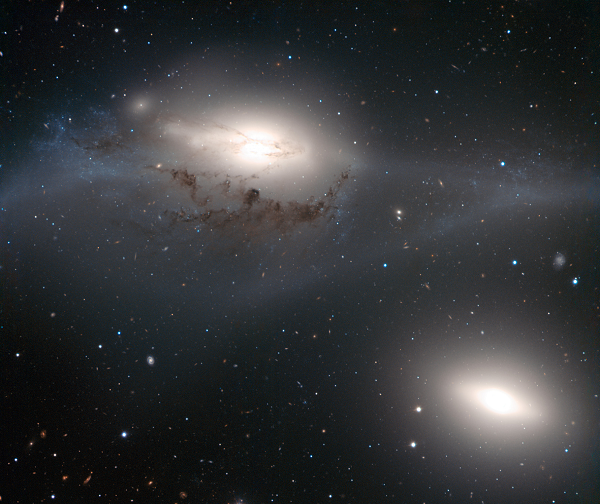 Thuật ngữ "Dải Ngân hà" (Milky Way) lại là tên riêng của một thiên hà có chứa Hệ Mặt Trời của chúng ta. Dải Ngân hà là một thiên hà xoắn ốc có đường kính khoảng 100.000 đến 120.000 năm ánh sáng, và chứa khoảng từ 100 đến 400 tỷ ngôi sao.