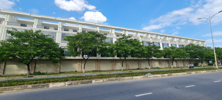 Từng là "gà đẻ trứng vàng” của các chủ đầu tư, shophouse Đà Nẵng đang dần bị "thất sủng”.