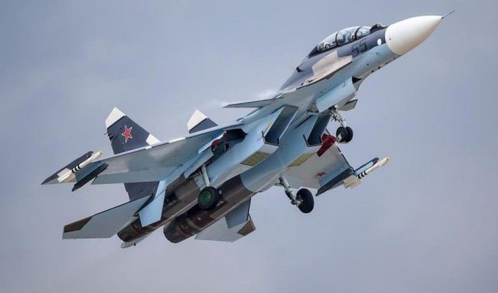 Tuy nhiên trong khi băng qua không phận Syria theo hướng phía Nam, các máy bay chiến đấu của Không quân Israel đã bị máy bay quân sự Nga xuất kích chặn lại