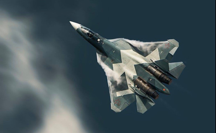 Không thể không kể đến tiêm kích thế hệ năm Su-57, loại chiến đấu cơ hiện đại nhất trong biên chế không quân Nga hiện nay và được coi là một trong đối trọng của F-35 ở châu Á Thái Bình Dương. Nguồn ảnh: QQ.