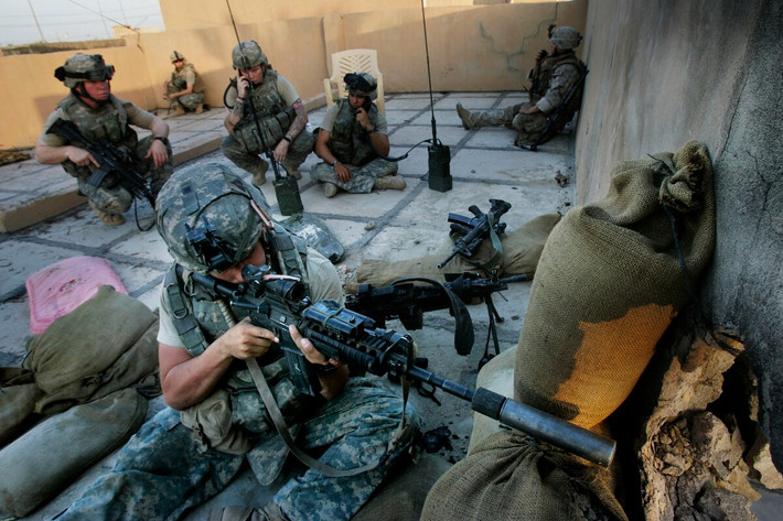 Hiện tại, Mỹ đang có khoảng 5000 quân tại Iraq làm nhiệm vụ huấn luyện và bảo đảm an ninh cho các cơ sở, nhà máy và căn cứ quân sự nước này đặt tại đây. Nguồn ảnh: Pinterest.
