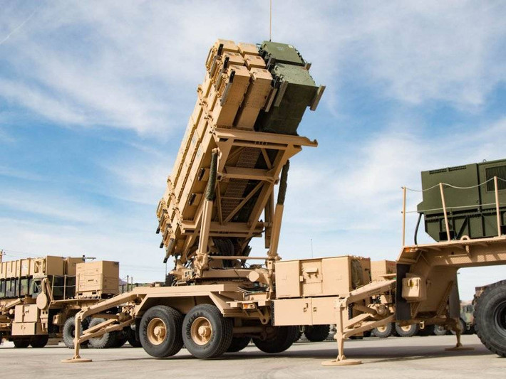 Patriot ra đời để thay thế cho tổ hợp Nike Hercules và tổ hợp MIM-23 Hawk. Nhiệm vụ chủ yếu của các tổ hợp Patriot hiện nay trên khắp lãnh thổ Mỹ cũng như trên khắp thế giới đó là đánh chặn tên lửa đạn đạo. Nguồn ảnh: Pinterest.