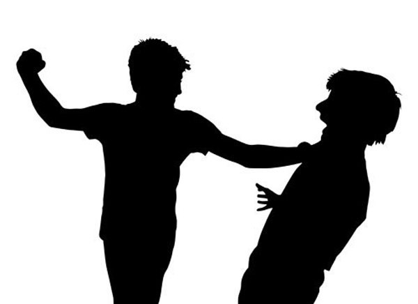 8. Dầu thực vật làm tăng hành vi bạo lực. Các sản phẩm dầu thực vật sẽ lắng đọng tại các tế bào não. Thực tế não là tổ chức có chứa 80% chất béo, phần lớn trong số chúng là omega-3 và omega-6. Rõ ràng với hàm lượng omega-6 rất cao trong dầu thực vật sẽ cạnh tranh với omega-3 tại não và gây biến đổi chức năng. Một số nghiên cứu đã chỉ ra mối liên hệ chặt giữa omega-6 và các hành vi bạo lực trong đó có giết người.