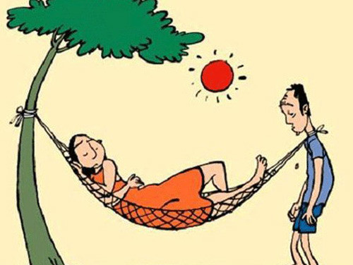 5. Khi ta sợ vợ, ta thoát khỏi tiếng gầm rú, lắm lời. Ta chỉ tập trung “tát biển đông” cho cạn nữa thôi. Bởi quy chung lại giọng nói “ngọt ngào” của các bà vợ là nỗi ám ảnh muôn đời của các ông chồng, dù là chồng mạnh mẽ hay chồng yếu đuối, chồng to khỏe hay chồng ốm yếu, chồng thông minh hay chồng khù khờ... Nó ám ảnh toàn bộ thế giới đàn ông.