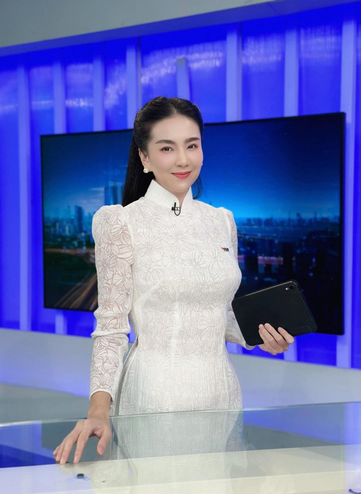 Có thể thấy, dù ở độ tuổi U40 nhưng cô vẫn luôn biết cách chăm sóc bản thân và giữ gìn sự lạc quan, yêu đời.