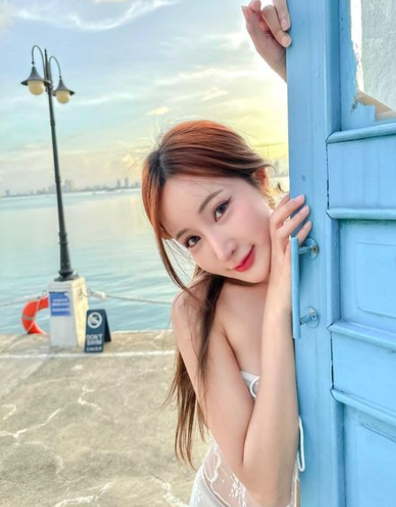 Thanyarat Charoenpornkittada, thường gọi là Feary, là hot girl đình đám tại Thái Lan.