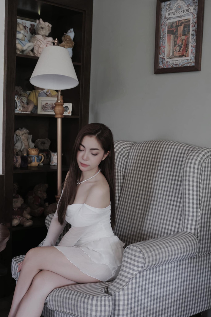 Những dấu hiệu này khiến cư dân mạng không khỏi tò mò về tình trạng mối quan hệ của cô nàng hiện tại.