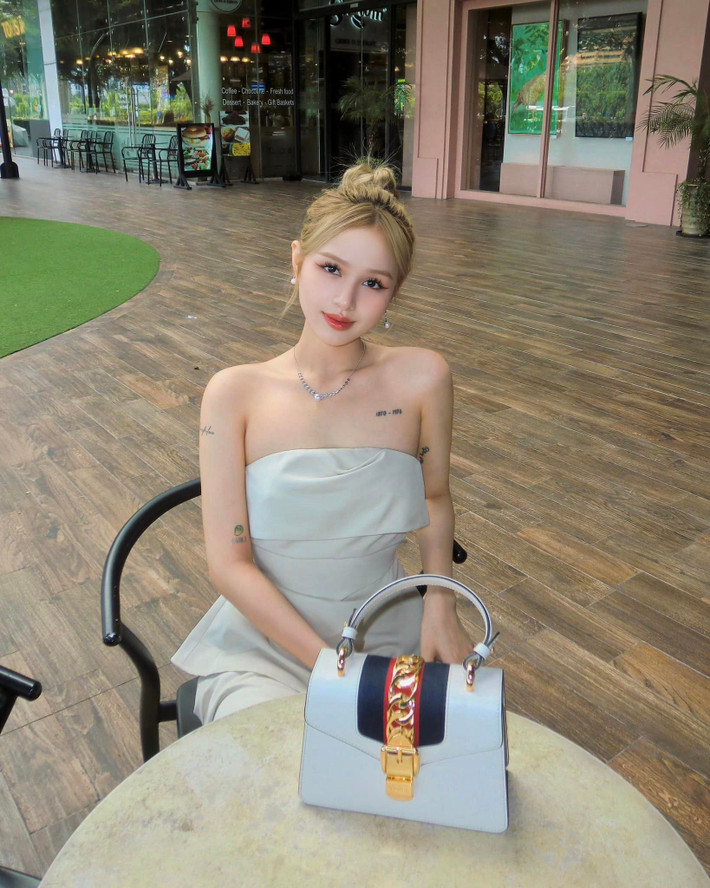 Vốn chơi thân với nhau từ lâu, thêm diện mạo hút mắt nên mỗi lần xuất hiện Xoài Non và Sunna lại vô cùng hút mắt.