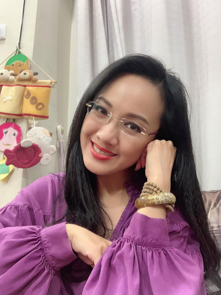 Nhan sắc của nữ biên tập viên nhận nhiều lời khen từ cộng đồng mạng.