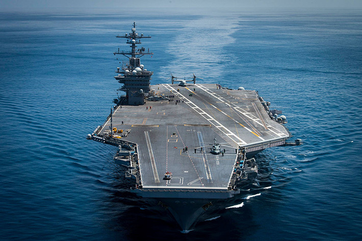 Thiết kế của USS Carl Vinson tương tự nhiều tàu sân bay hạt nhân lớp Nimitz khác của Hải quân Mỹ, nó có lượng giãn nước tối đa hơn 101.400 tấn, dài tổng thể 332,8m, mớn nước 11,3m. Nguồn ảnh: usni.org.