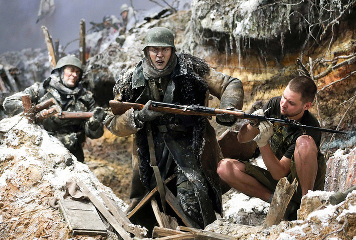 Cuộc phong tỏa Leningrad bắt đầu vào ngày 8/9/1941 và kéo dài gần 900 ngày. Trong những năm bị bao vây, theo các nguồn tin khác nhau, đã có từ 400 nghìn đến 1,5 triệu người chết. Trong số người thiệt mạng có cả anh chị của Tổng thống Nga. Ảnh: TASS.