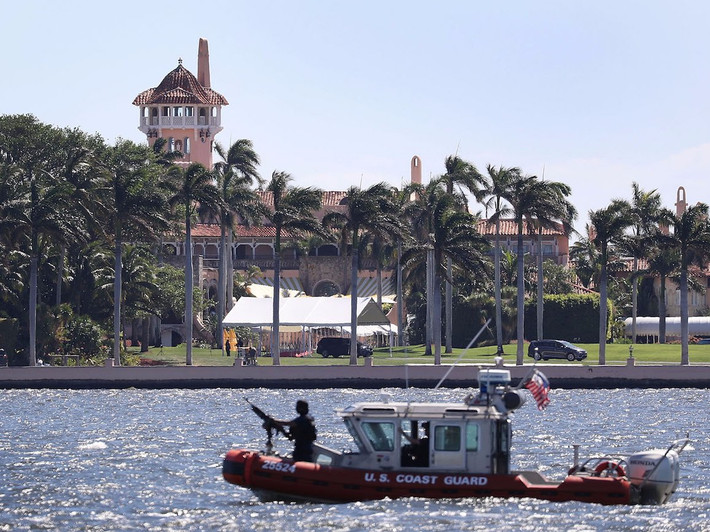Trong 100 ngày đầu nhậm chức, ông Trump trải qua 7 cuối tuần ở khu nghỉ dưỡng Mar-a-Lago thuộc bang Floria với tổng chi phí là 21 triệu USD. (Nguồn ảnh BI)