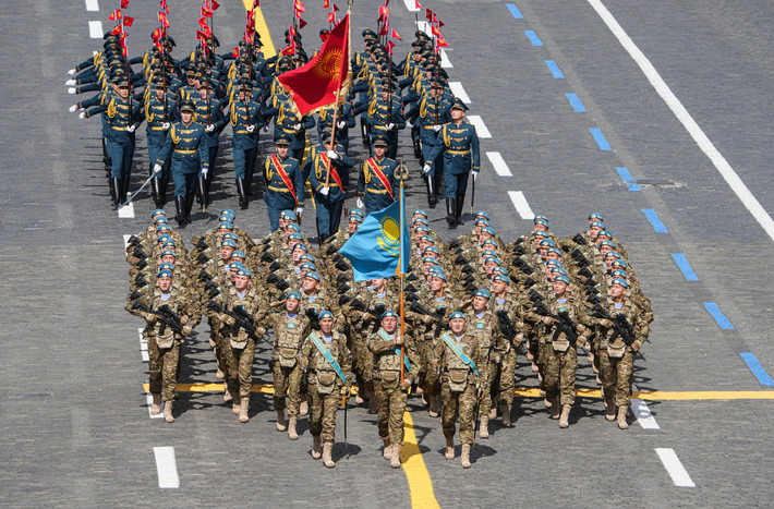 Quân đội Kazakhstan và Quân đội Kyrgyzstan. Ảnh: RIA Novosti.