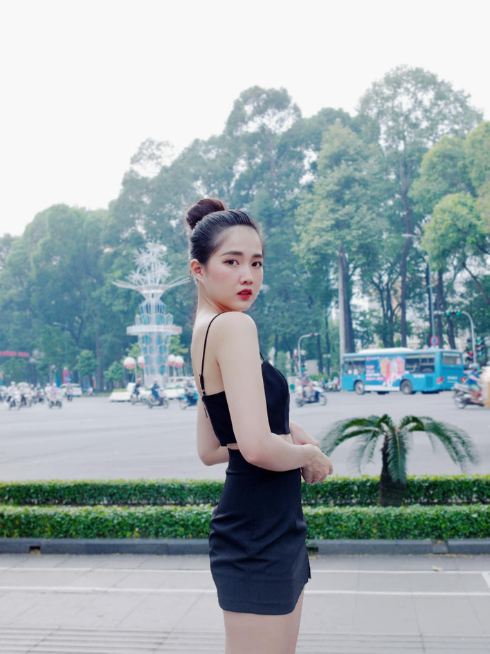 Với phong cách ăn mặc sang chảnh cùng đồ hiệu, Kiều Trinh cũng được gọi là một trong những rich kid trong làng diễn viên trẻ Vbiz.