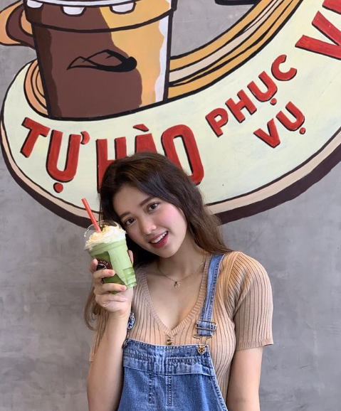 Nét đẹp pha trộn khiến Hồ Ngọc Trang trở nên đặc biệt hơn những cô gái khác.