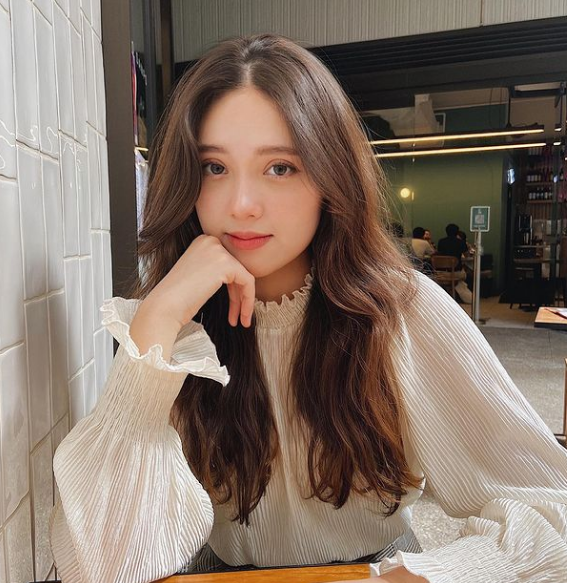 Mang hai dòng máu Việt Nam - Hà Lan, sở hữu nét đẹp lai hiện đại, Hồ Ngọc Trang là hot girl lai từng làm cư dân mạng điên đảo.