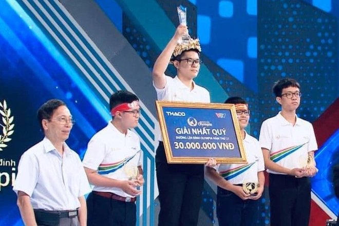 Sáng ngày 14/11, trận chung kết Đường Lên Đỉnh Olympia 21 chính thức được diễn ra sau bao ngày chờ đợi.