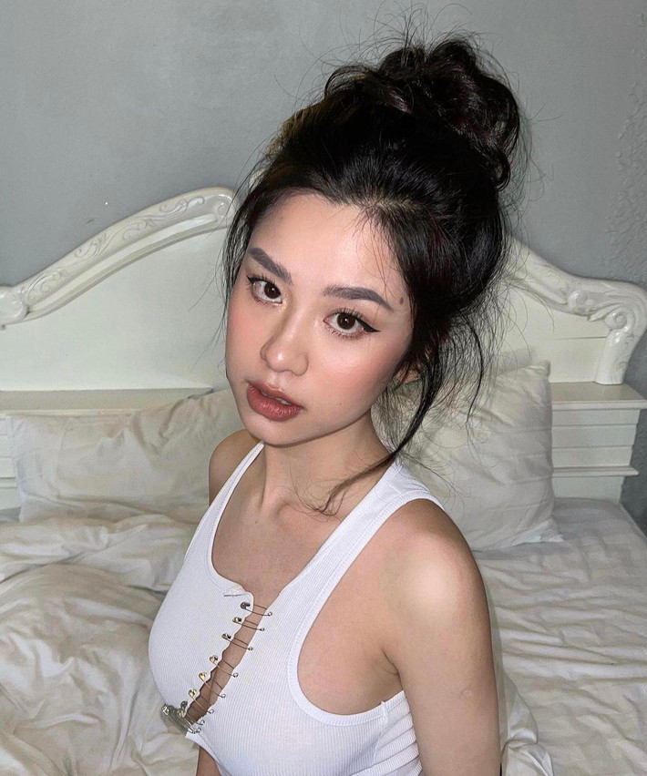 Mặc dù vướng không ít thị phi và từng lặn mất tăm trên mạng xã hội, nhưng cái tên Hàn Hằng vẫn được cư dân mạng dành nhiều sự quan tâm.