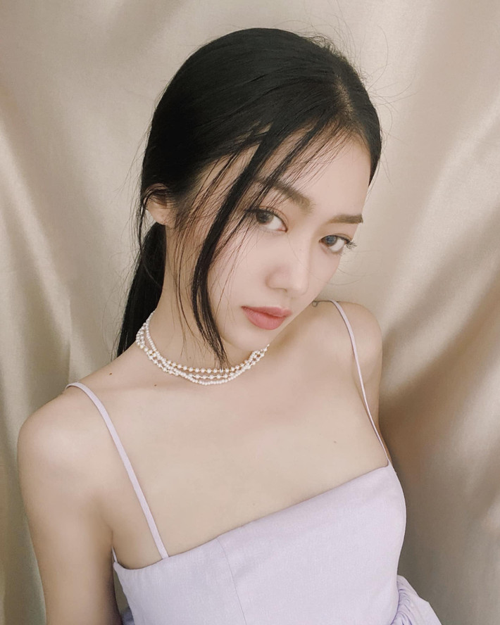 Không chỉ sở hữu gương mặt đẹp, body chuẩn, hot girl Nga Wendy còn ghi điểm bởi cách ăn mặc xinh xắn, hiện đại.