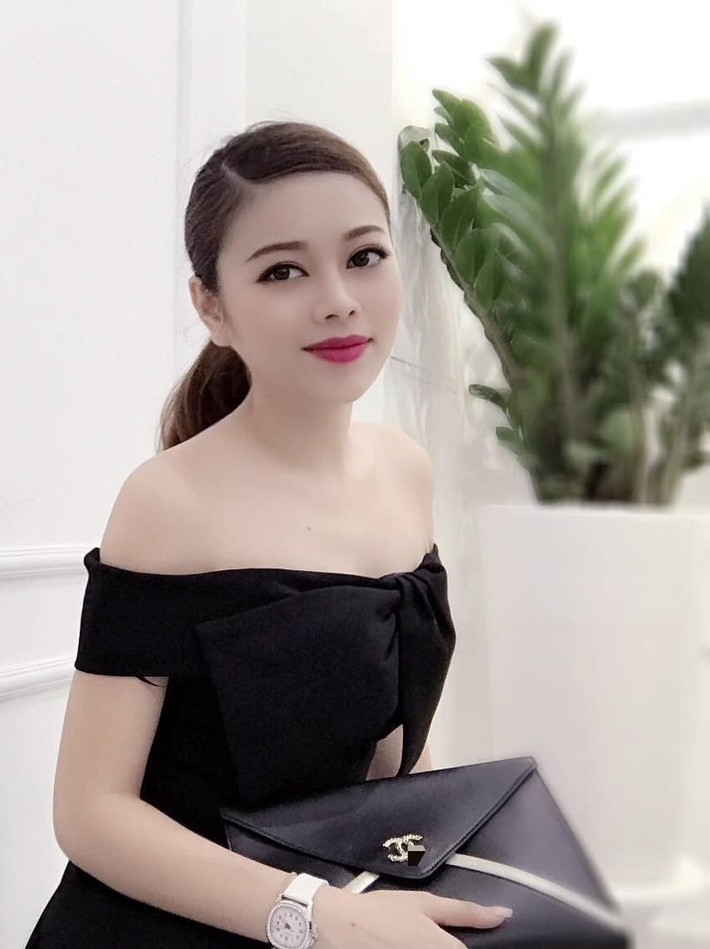 Không chỉ nổi tiếng là bà mẹ đông con , hot mom còn nổi tiếng với tài kinh doanh giỏi, sở hữu khối tài sản không phải dạng vừa.