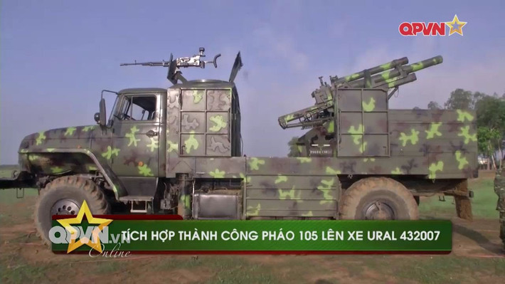 Qua hình ảnh được công bố, có thể thấy phần thân xe của pháo tự hành D-44 có thiết kế khá tương đồng với pháo tự hành M101 cũng do Nhà máy Z751 chế tạo trước đây. Tuy nhiên về thiết kế tổng thể giữa hai mẫu pháo này cũng có những điểm khác biệt nhất định. Nguồn ảnh: QPVN.