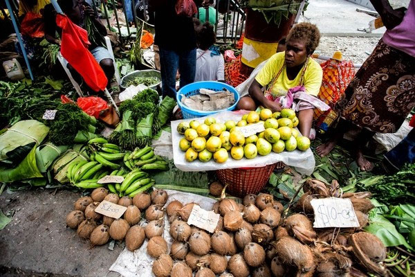 Chợ trung tâm Honiara của quốc đảo Solomon ở Thái Bình Dương được cho là một trong những khu chợ sầm uất bậc nhất ở nơi đây. Ảnh Sina