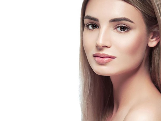 Tác dụng như một chất tẩy trang: Không tẩy trang kỹ có thể làm da bị hư hại và cũng gây ra mụn trứng cá trên da. Sử dụng dầu là khi một phương pháp làm sạch có thể có ích và hoạt động như một chất tẩy trang hiệu quả.
