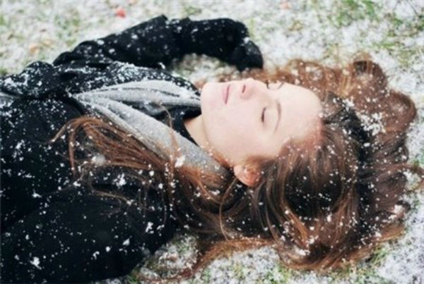 Tuổi Hợi: Công việc: Tâm trạng không ổn, dễ xảy ra xô xát với người khác mà ảnh hưởng đến công việc. Tài vận: Không nên tiêu tiền phung phí chỉ để thỏa mãn sở thích. Tình cảm: Khó tìm được tiếng nói chung. Hướng vượng tài: Xuất hành hướng Đông, kỵ hướng Tây Nam. Màu sắc vượng vận: Màu xanh da trời. Quý nhân: Tuổi Mão. (Bài viết chỉ mang tính tham khảo, cung cấp nội dung trắc nghiệm vui cho bạn đọc).