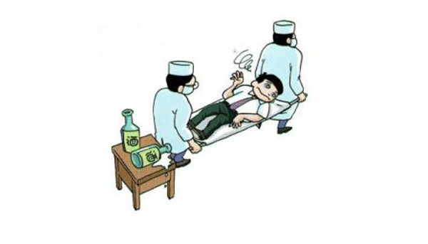 Trong trường hợp có hiện tượng đau bụng, chóng mặt, nôn mửa, đi ngoài, khó thở, huyết áp bất ổn... cần phải đưa ngay đến cơ sở tế gần nhất. Ảnh: sohu