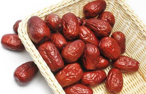 Muốn bảo vệ gan, bổ gan, hàng ngày nên uống nước táo đỏ, chỉ cần duy trì trong vòng 1 tuần có thể giúp gan đẩy nhanh quá trình thải độc tố hiệu quả. Ảnh: qnong.