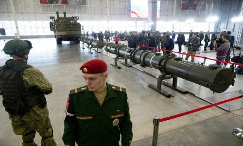 Phía Mỹ lập luận, loại tên lửa 9M728 của Nga có tầm bắn công bố là 480 km nhưng tầm bắn này có thể gia tăng thêm nhiều lần chỉ bằng cách đơn giản đó là thêm nhiên liệu phóng cho tên lửa. Với lượng nhiên liệu phóng tối đa, 9M728 chắc chắn sẽ vi phạm hiệp ước. Nguồn ảnh: Sputnik.