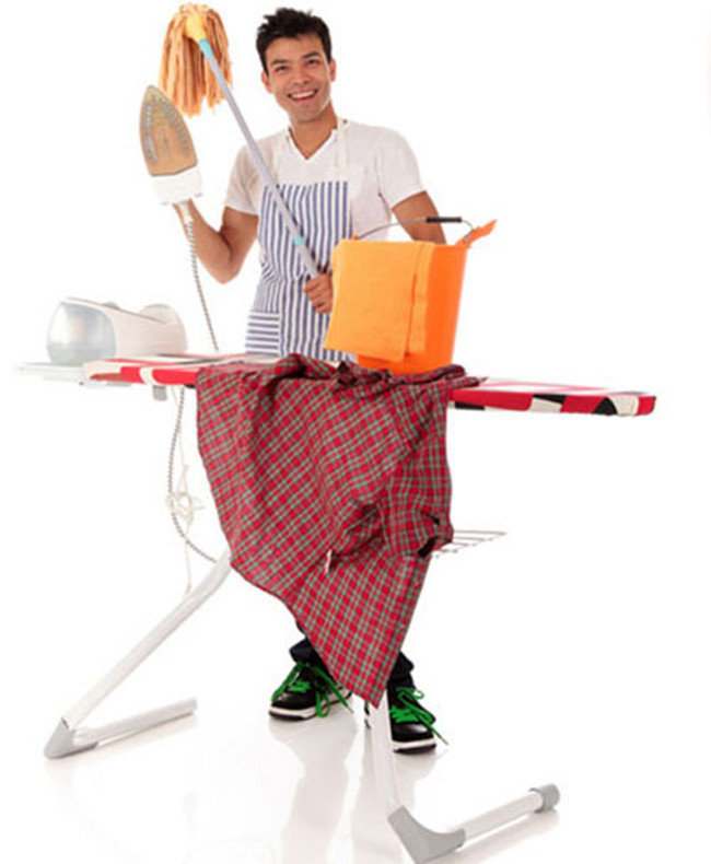 Việc nhà là chuyện nhỏ, chả có gì mà phải ngại cả.