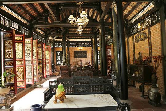 Nội thất không chỉ do tự tay gia chủ mua mà còn do bạn bè thân thiết mang tặng.