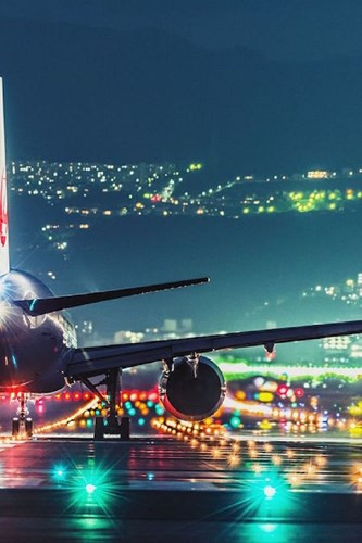Sáng tạo trong giao tiếp, trò chuyện: Những lời chào sáng, tối dường như là cần thiết trong các mối quan hệ. Bên cạnh đó, những câu chuyện, hoạt động thường ngày nên được chia sẻ cho nhau để cảm thấy yên tâm. Nhưng đừng liên tục trò chuyện 24/24h, điều đó giống như kiểm soát hơn là thể hiện sự quan tâm. Hãy nhớ rằng, "ít mà chất lượng" sẽ khiến cả hai cảm thấy hài lòng.