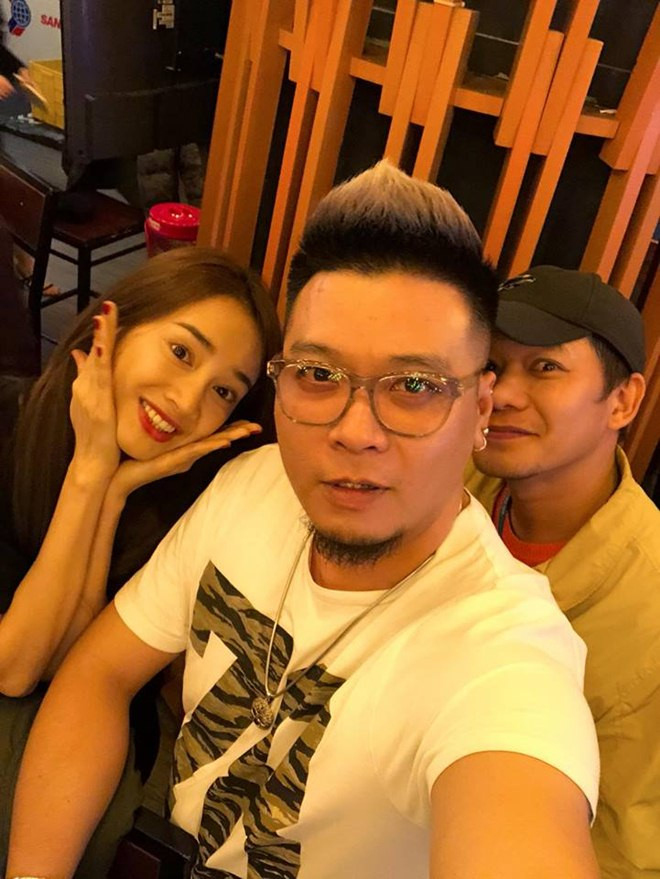 Liên hệ với Nhã Phương, người đại diện cho biết: "Nhã Phương xin giữ im lặng trong thời gian này". Về phía Trường Giang, danh hài cũng tập trung cho công việc và không chia sẻ chuyện tình cảm. Trên fanpage riêng, Nhã Phương đăng tải nhiều hình ảnh vui vẻ trong đời thường.