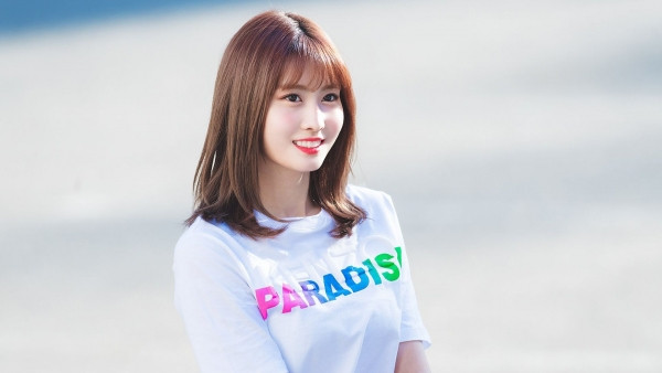 “Nàng Đào” Momo giữ phong độ ổn định với vị trí thứ 3. Momo cũng là thành viên duy nhất của TWICE lọt vào top 10.