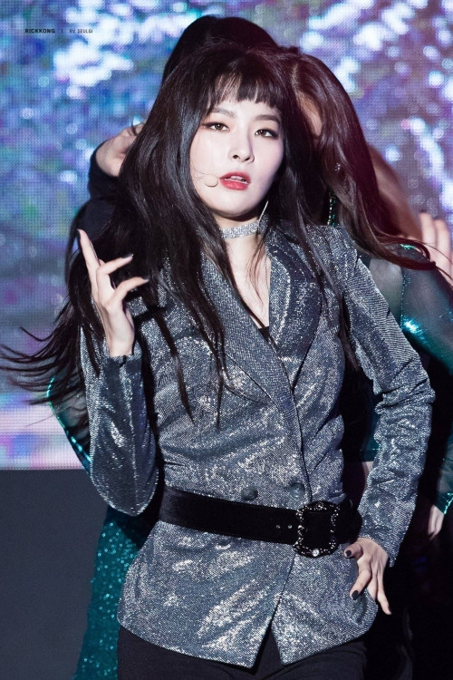 Không thua cô bạn cùng nhóm - Irene, Seulgi cũng ghi tên mình tại hạng 4.