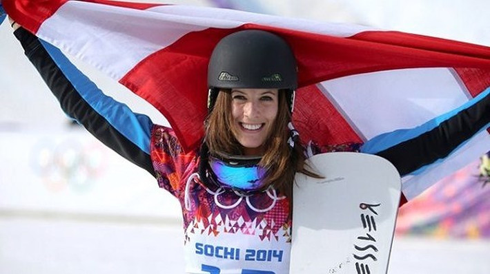 Julia Dujmovits, 30 tuổi, vận động viên trượt ván trên tuyết, của Áo. Cô đoạt huy chương vàng tại Olympic Sochi ở Nga.