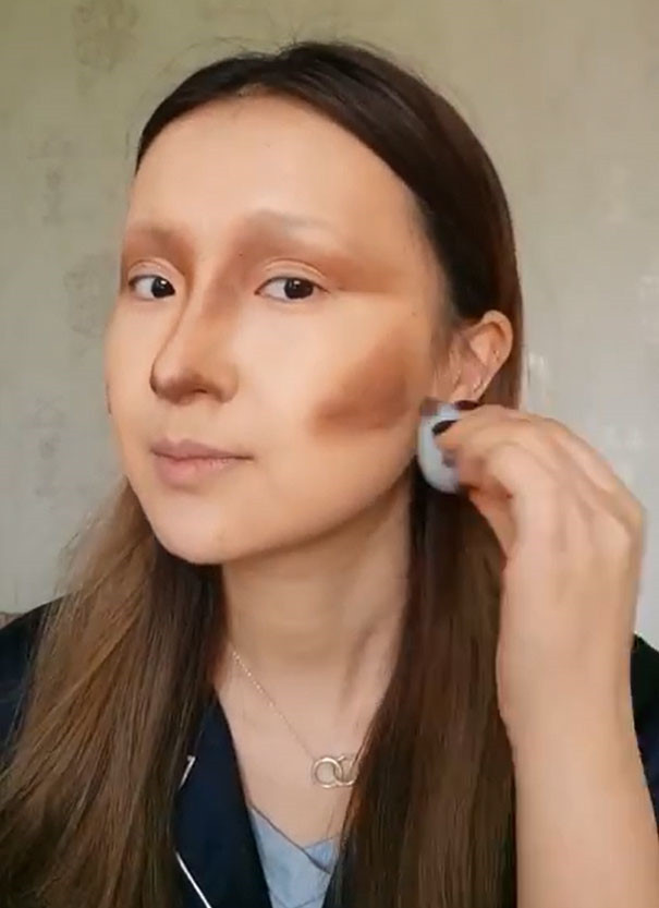 Tuy nhiên, nữ beauty blogger khiến nhiều người phải kinh ngạc khi hoàn thành thử thách khá xuất sắc. Với kỹ năng trang điểm chuyên nghiệp, cô đã tạo được các khối, nét gương mặt giống như bản gốc.