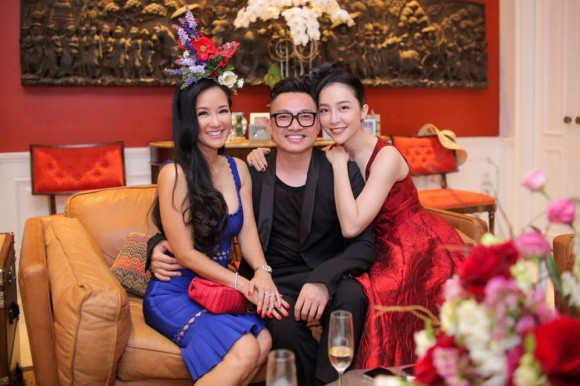 Linh Nga tình cảm bên bạn trai khi tham dự tiệc sinh nhật.