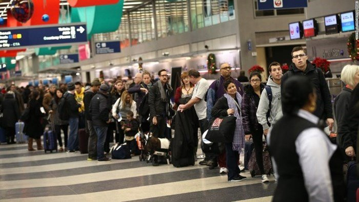 Hiện tại có gần 10.000 chiếc máy bay trên trời: Theo số liệu thống kê của trang FlightAware, trung bình vào một thời điểm bất kỳ, có tới 9728 chiếc máy bay đang bay trên bầu trời.