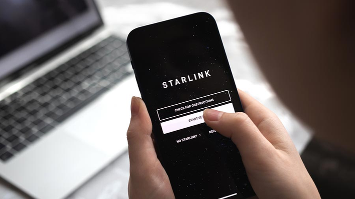 Động thái này diễn ra sau các cuộc đàm phán kéo dài với SpaceX, mở đường cho Starlink ra mắt tại Việt Nam sau khi kế hoạch đầu tư từng bị hoãn vào cuối năm 2023. (Ảnh: Vietnam Briefing)