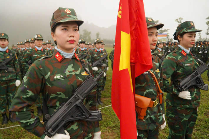 STV215 là phiên bản carbine của STV380 và sẽ được trang bị cho các lực lượng làm nhiệm vụ đặc biệt như đặc công, bộ đội biên phòng…